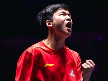 打出11-1却被世界第18逆转！22岁向鹏无奈 短短24天连续2站一轮游